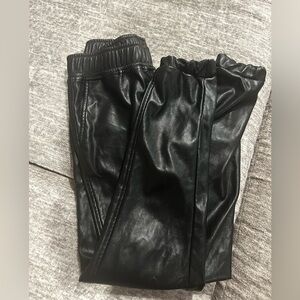 BB Dakota by Steve Madden Black Faux Leather Joggers | Size XS
